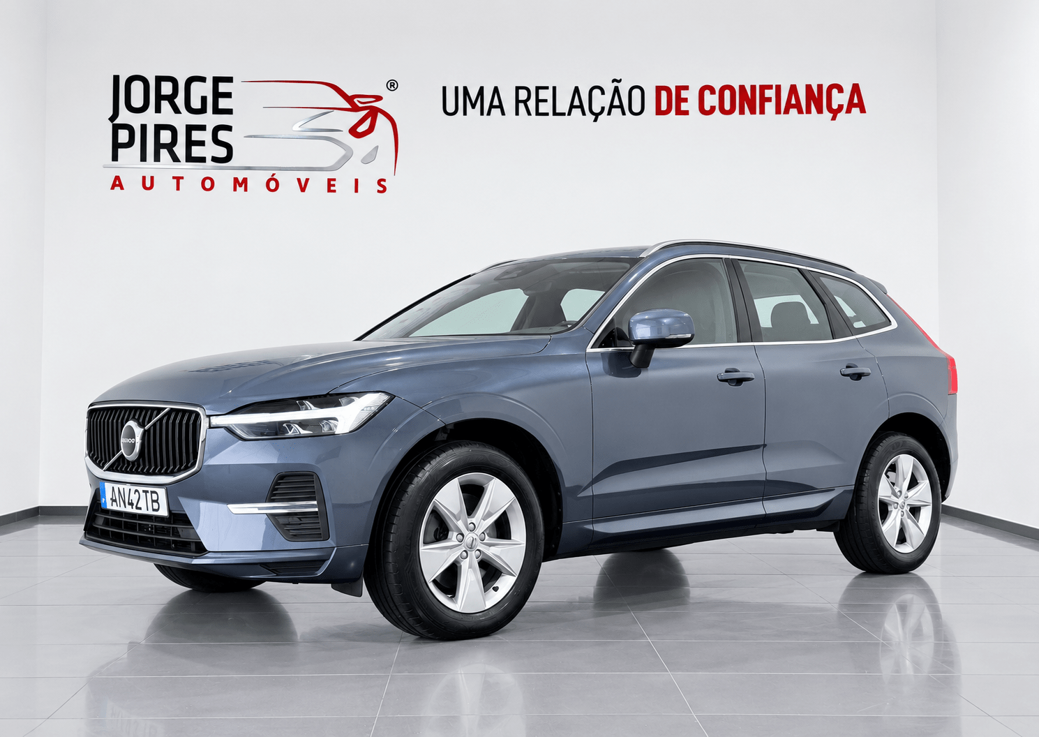 VOLVO XC 60 2.0 B4 MOMENTUM 197 CV